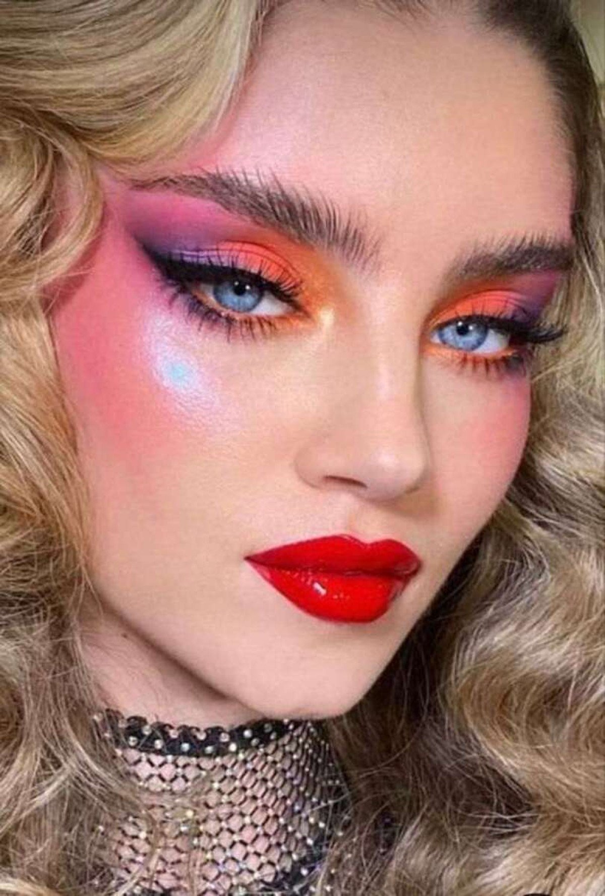 Portais digitais de beleza: Steal The Look e Capricho para inspiração diária