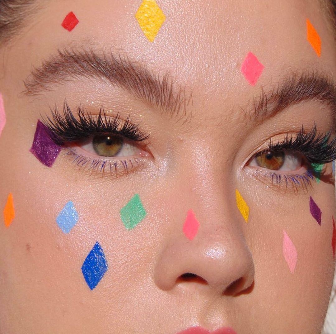 Portais digitais de beleza: Steal The Look e Capricho para inspiração diária