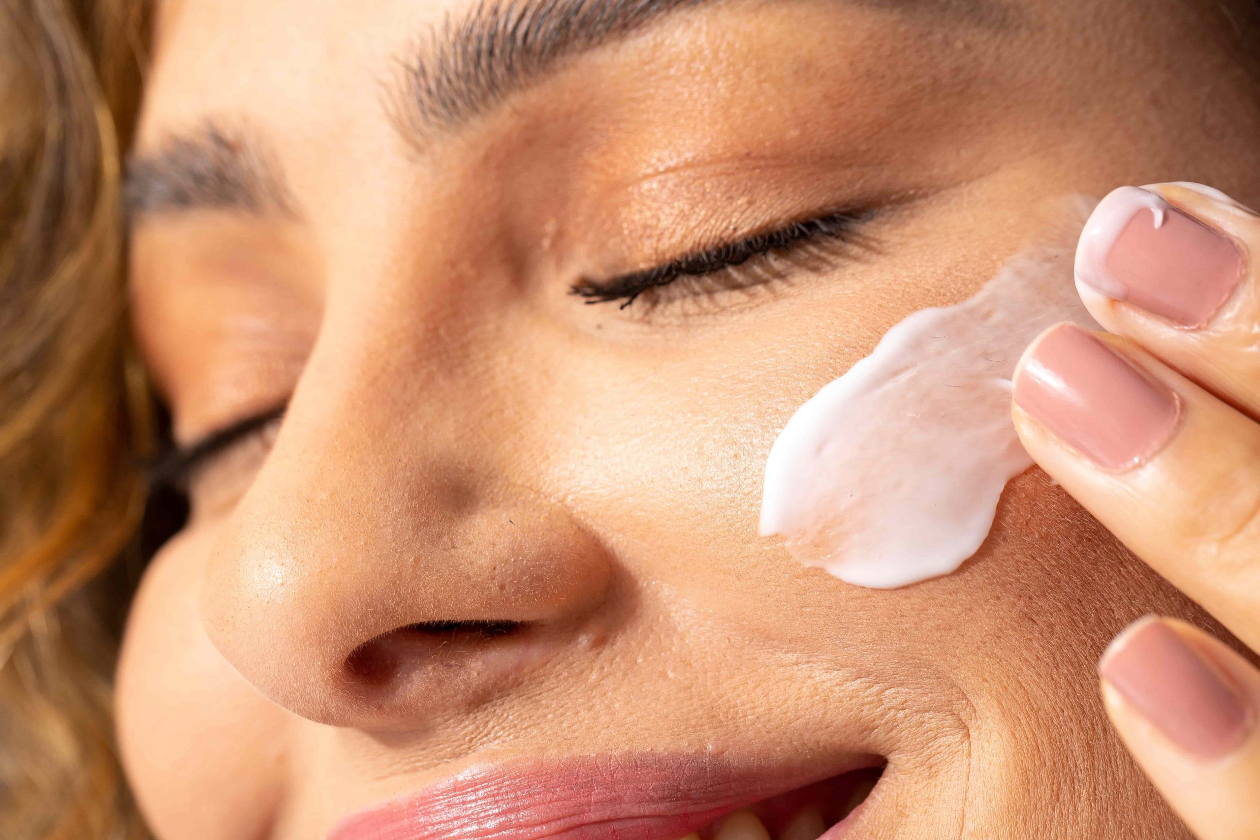 Soluções para Pele Sensível e com Rosácea: Hidratantes que Acalmam e Protegem