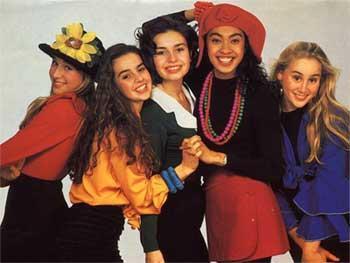 Como montar um look grunge autêntico dos anos 90