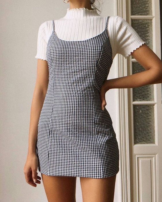 O retorno do Mom Jeans: como usar a peça-chave dos anos 90 hoje