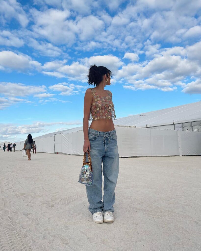 como usar moda anos 2000 sem parecer fantasia