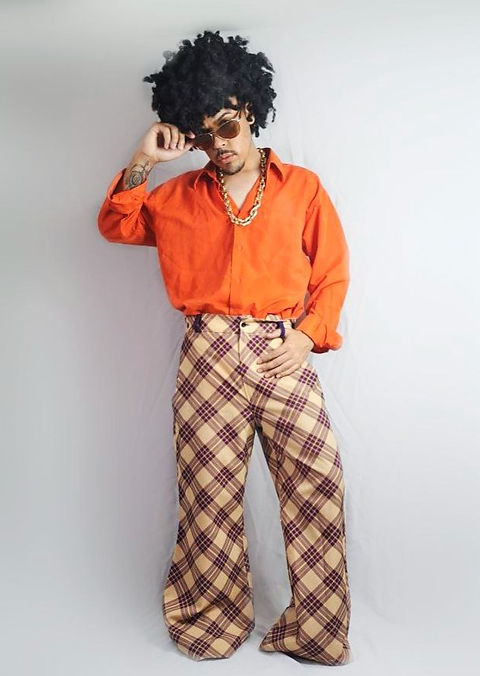 Guia Completo de Acessórios Anos 60: Do Lenço à Bota Cano Alto