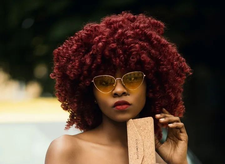 Ruivo Acobreado vs. Ruivo Avermelhado Escuro: Qual o Melhor para o seu Tom de Pele?