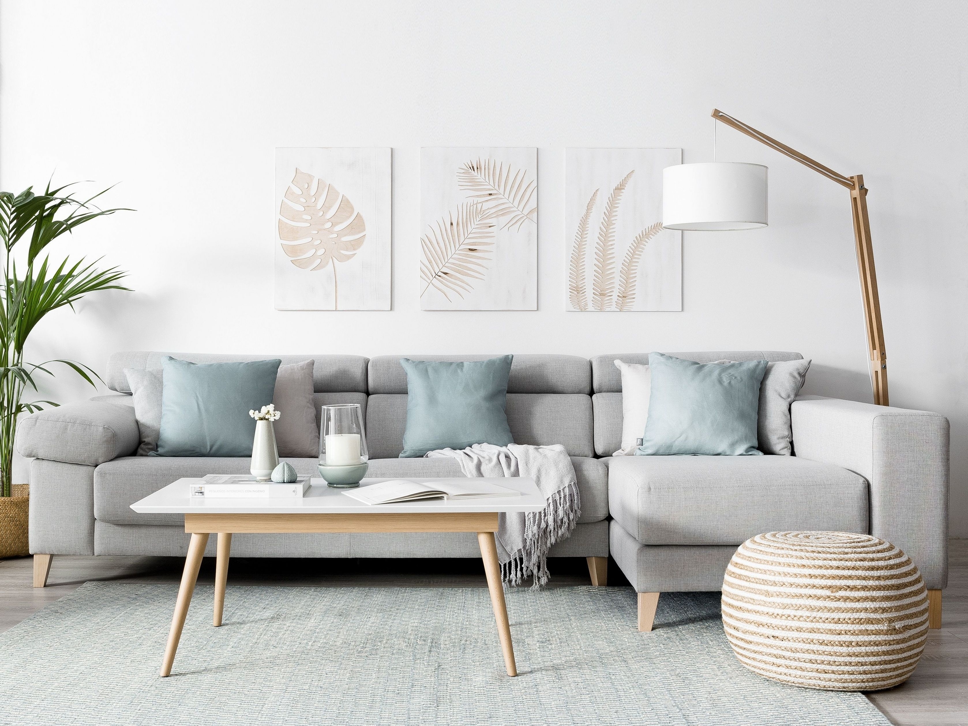 iluminação natural sala estar escandinava pequena