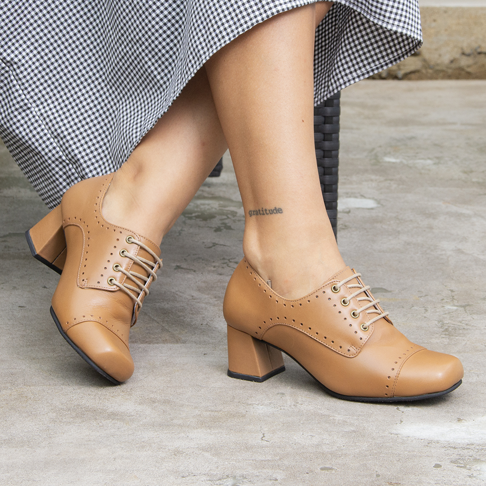 sapato oxford feminino caramelo