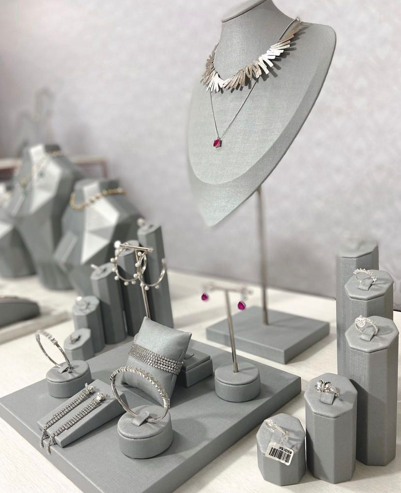 quanto custa investir em um kit de semijoias para revenda