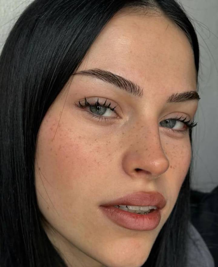 Produtos Essenciais para Manter Suas Sobrancelhas Impecáveis em Casa