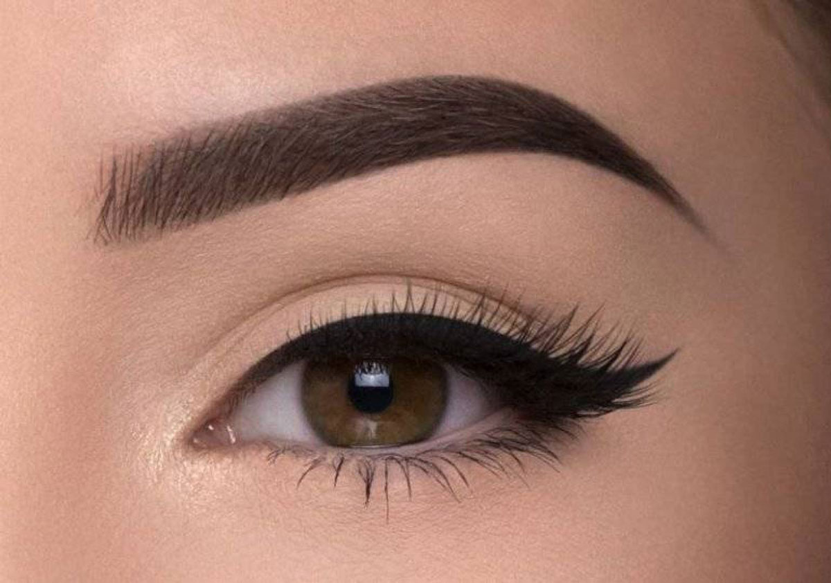 Produtos Essenciais para Manter Suas Sobrancelhas Impecáveis em Casa