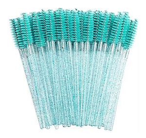 Maquiagem Cyberpunk: Sobrancelhas Azuis e Delineado Gráfico