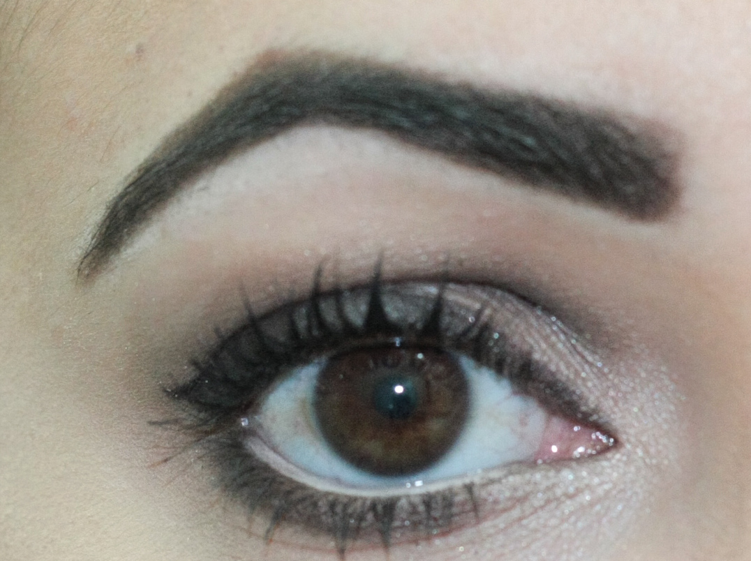 Despigmentação a Laser vs. Química: Qual o Melhor para Sobrancelhas Acinzentadas?