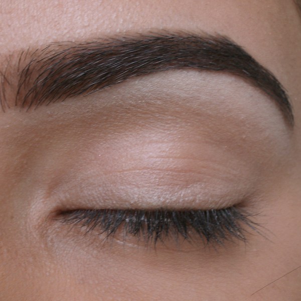 quanto custa o clareamento de sobrancelhas profissional