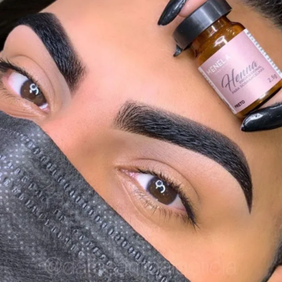 design de sobrancelha com henna