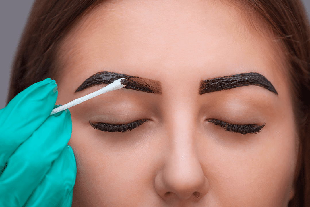 Sobrancelhas em Casa: Dicas Essenciais para um Design Impecável