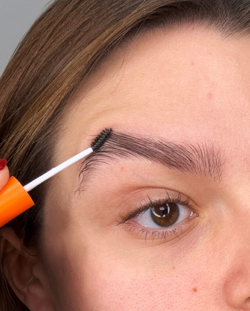 sobrancelha modelada