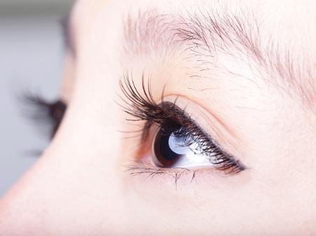 Nanoblading vs. Microblading: Qual a Melhor Técnica para Sobrancelhas Asiáticas?