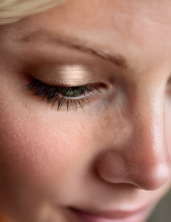 Sombra Champagne vs. Dourada: Qual a Melhor para o Seu Tom de Pele?