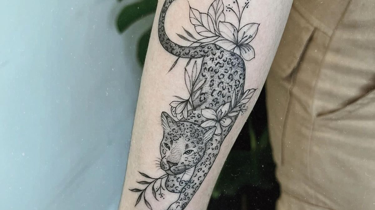 erros comuns ao fazer tatuagem no braço feminino