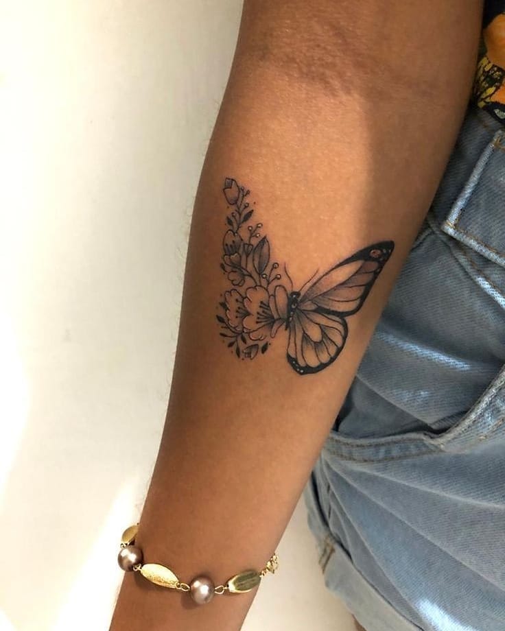 tattoo feminina atrás do braço