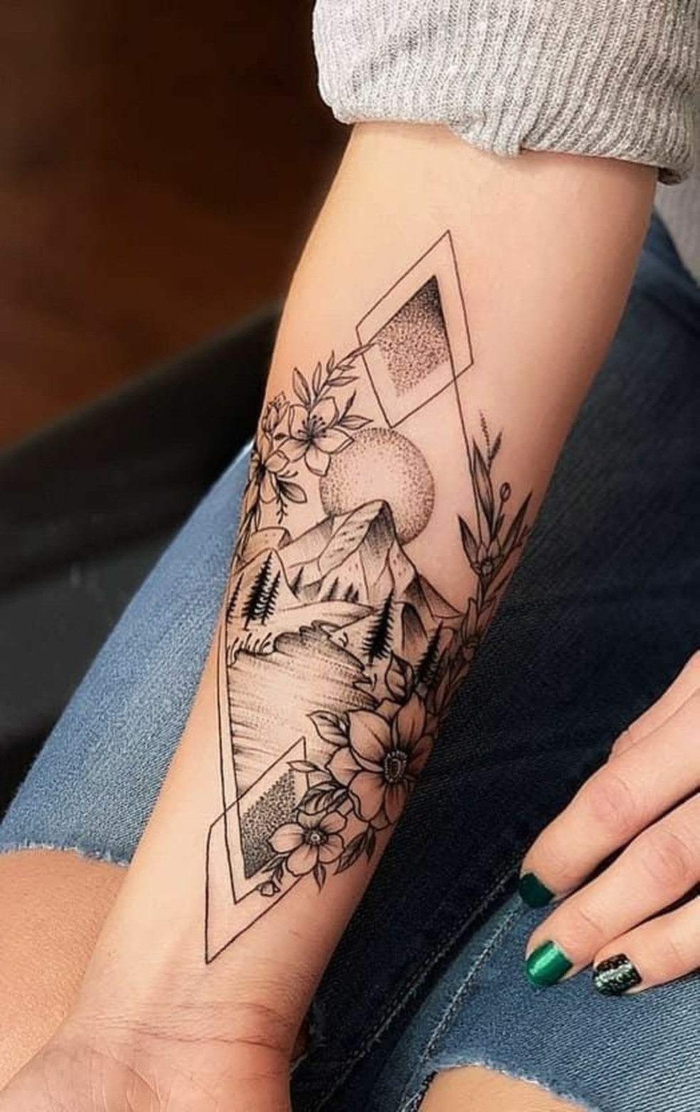 tatuagem pequena antebraço feminina