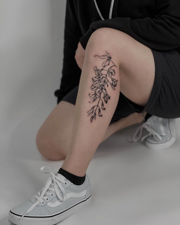 erros comuns ao fazer tatuagem feminina na perna