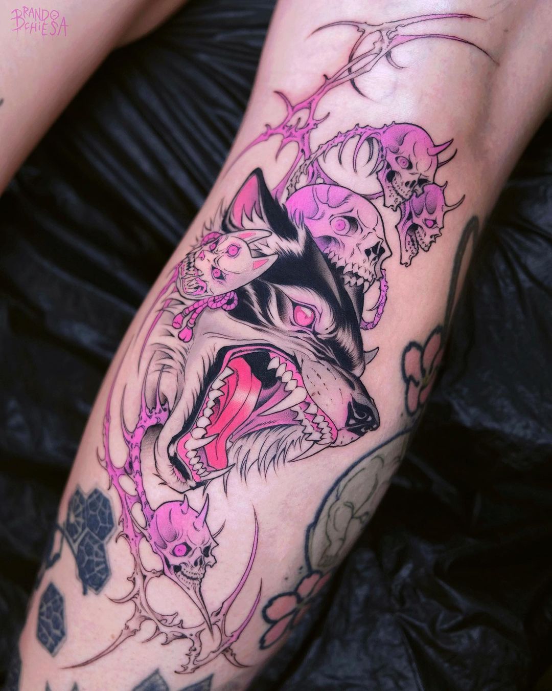 tatuagem feminina na perna