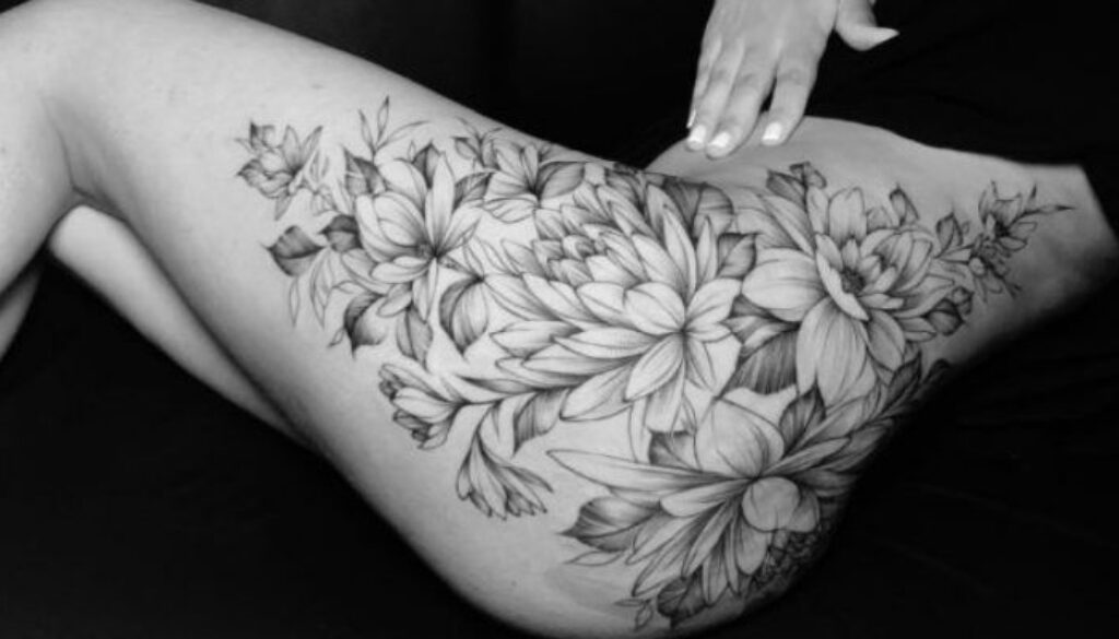 tatuagem feminina coxa delicada fineline