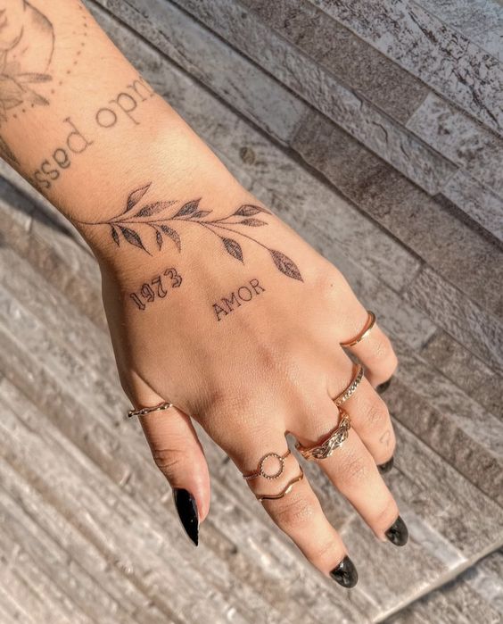 erros comuns ao fazer tatuagem delicada na mão