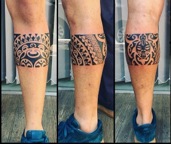 tatuagem de rosa na perna feminina