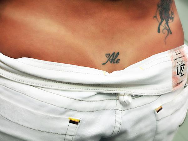 erros comuns ao fazer tatuagem no cóccix