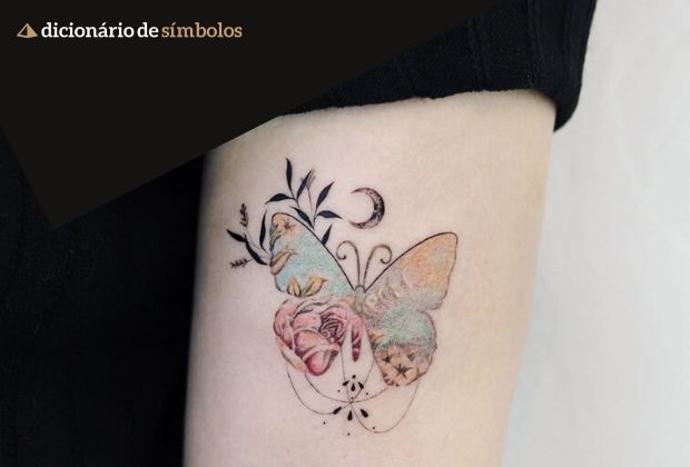 tatuagem de flor no cofrinho feminina pequena