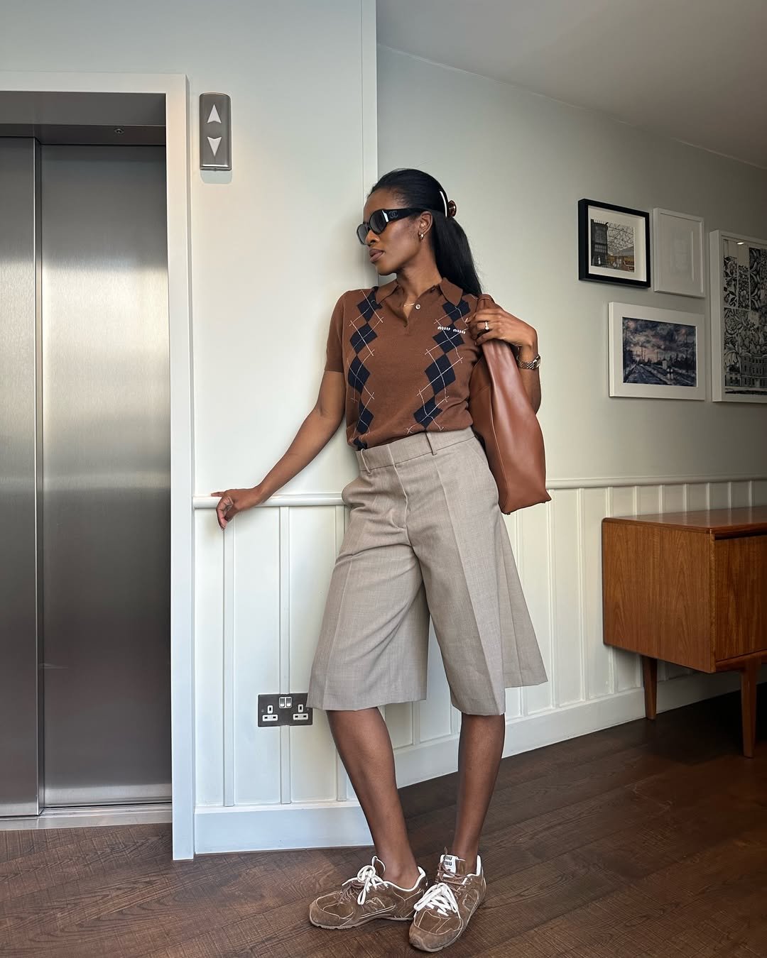 Tendências de Moda 2025: O Tênis Marrom é o Novo Preto?