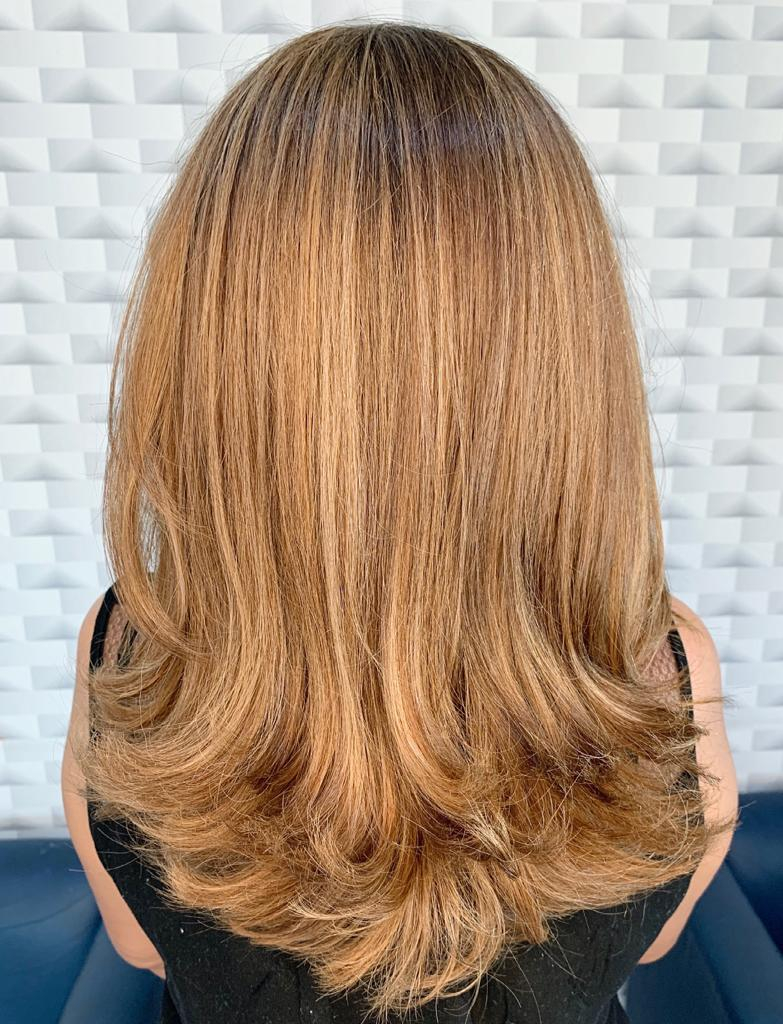 como fazer mechas caramelo dourado em casa