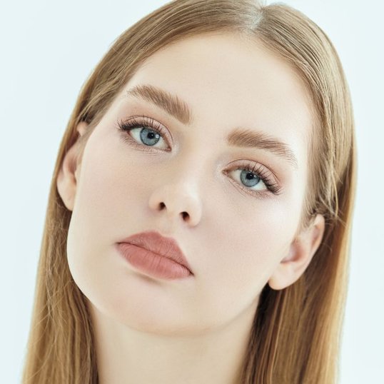 melhor corte de cabelo para rosto oval