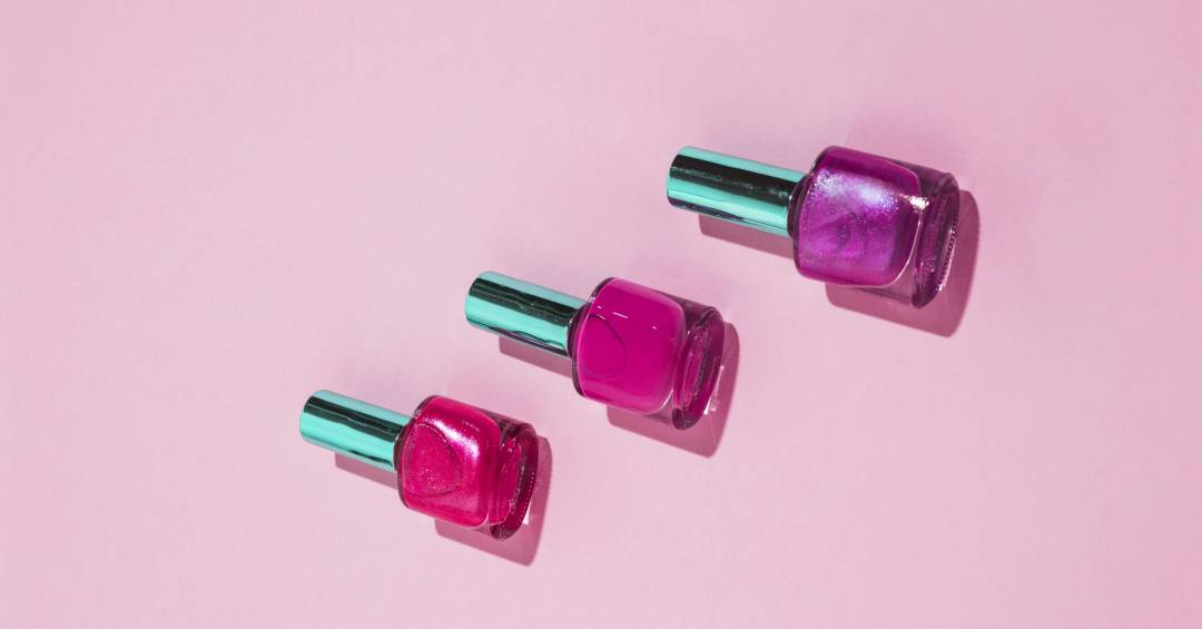 Como identificar uma reação alérgica a esmaltes e o que fazer