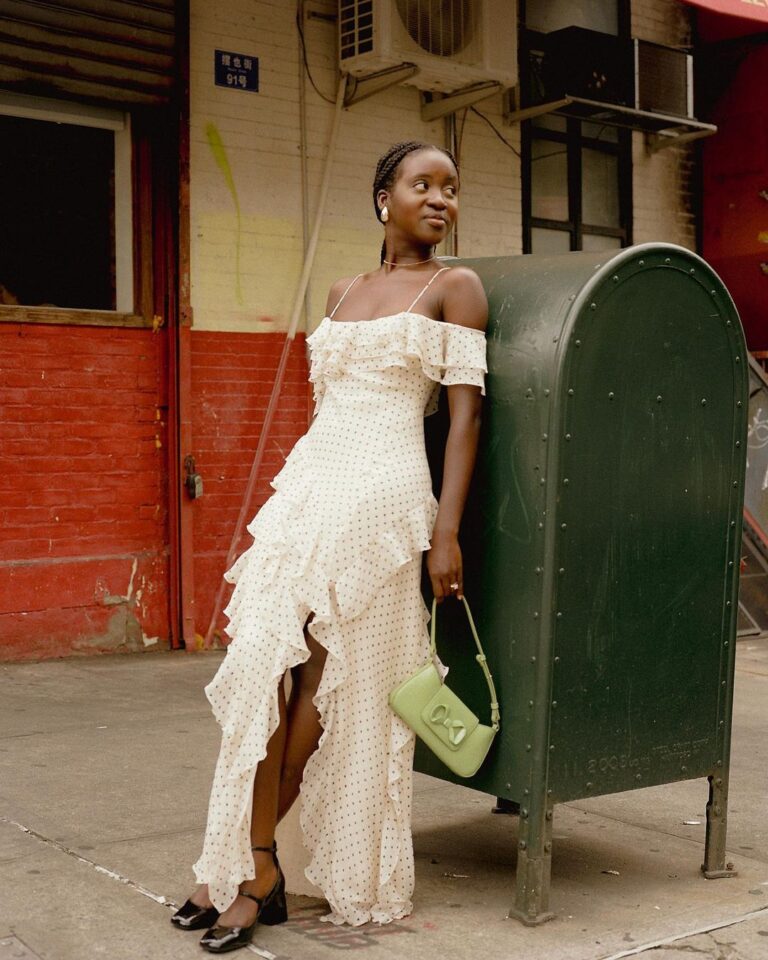 inspirações de looks esporte fino feminino para casamento