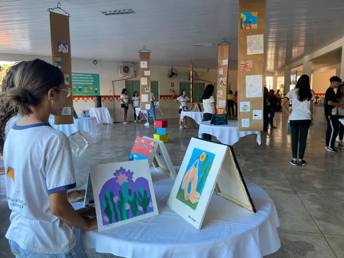 Além da Tela: Os Benefícios Ocultos da Arte para o Desenvolvimento Infantil