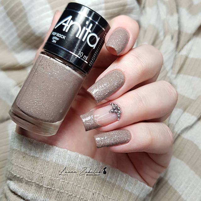 Unhas de Gel Encapsuladas com Glitter: Inspirações e Passo a Passo