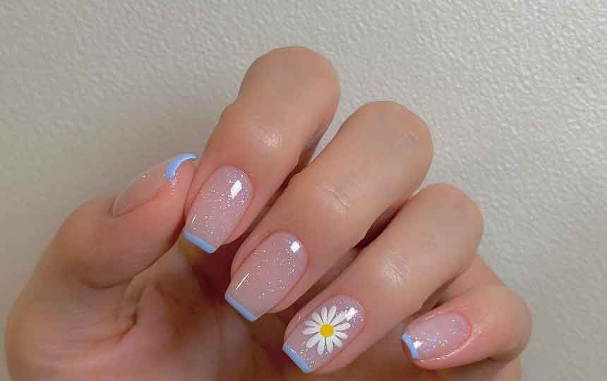 unha decorada azul bebê