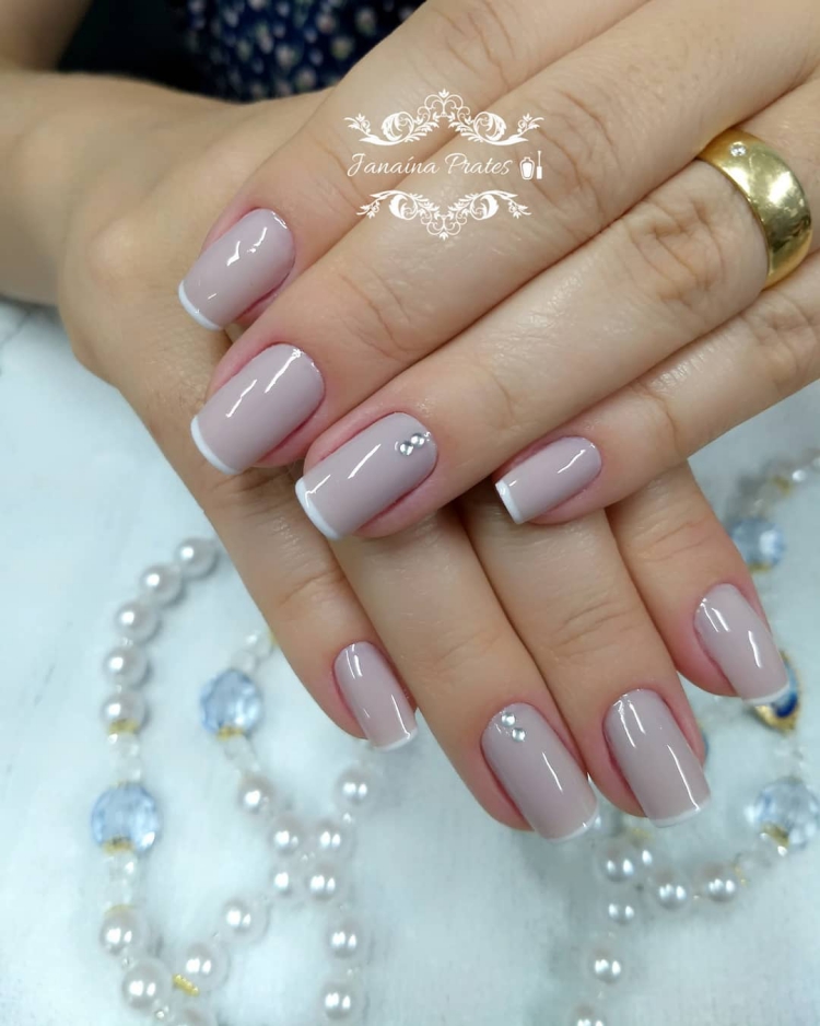 Esmaltes Essenciais para Unha Inglesinha: Marcas e Produtos Recomendados