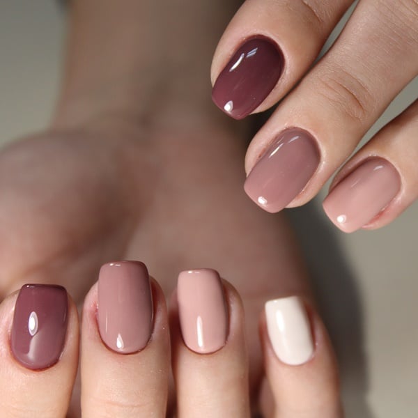 Unhas marrons degradê (Coffee Nails)