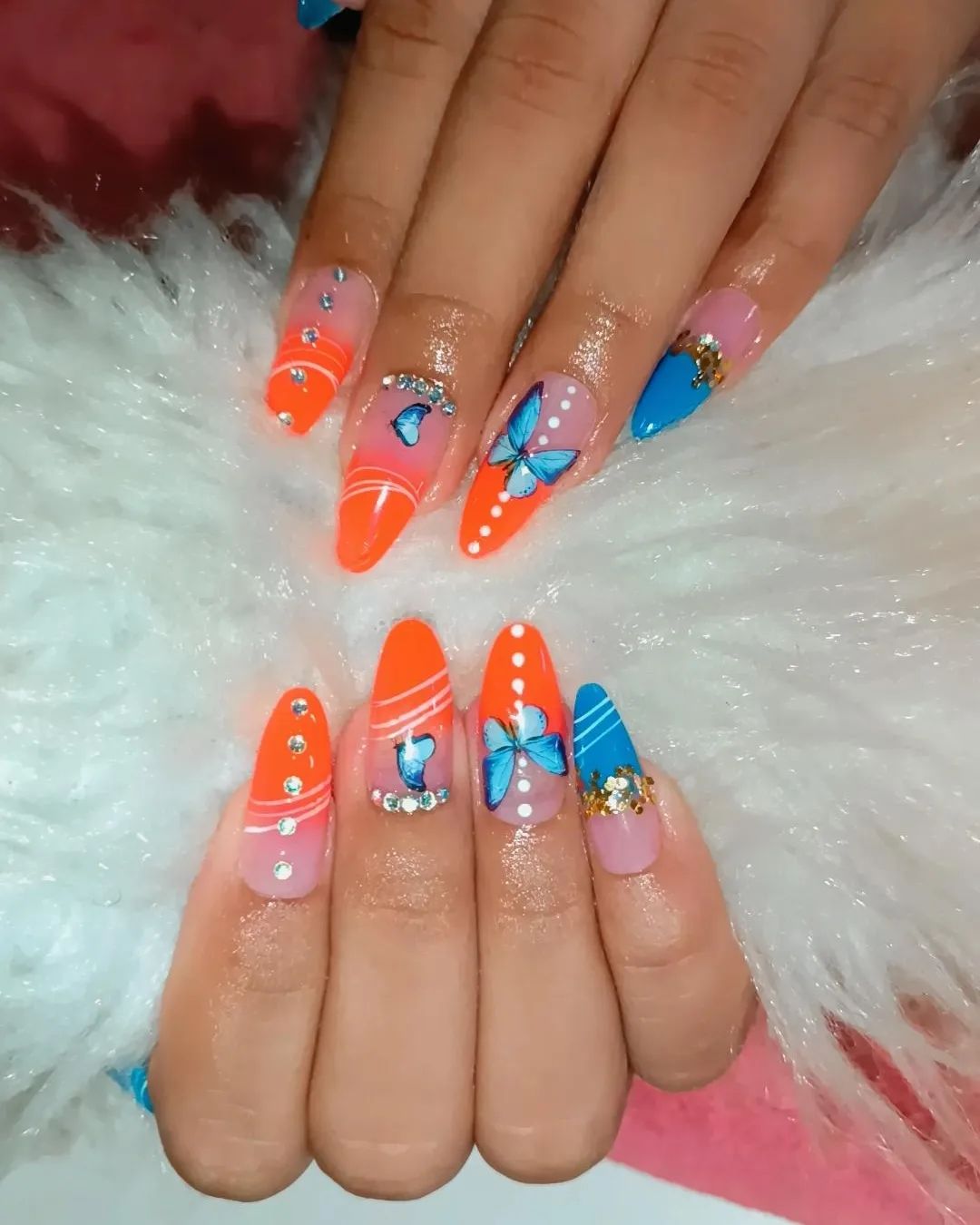 unha postiça decorada realista