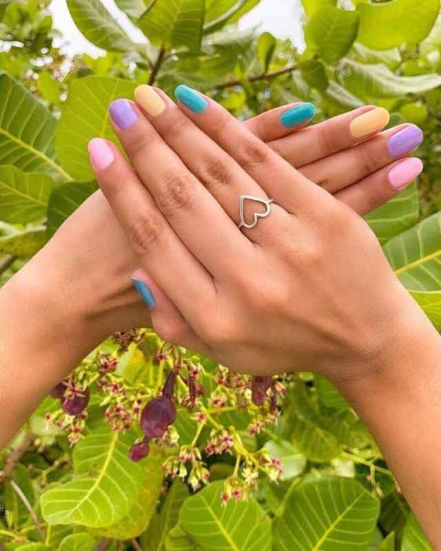 unha redonda com francesinha