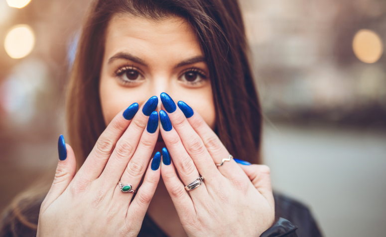 Unhas Quadradas com Cantos Arredondados: O Equilíbrio Perfeito entre Estilo e Durabilidade