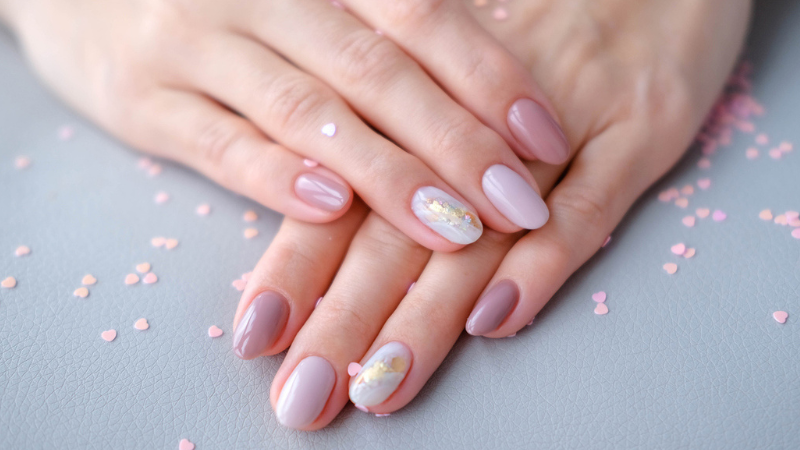 quanto custa fazer unhas clarinhas em salão