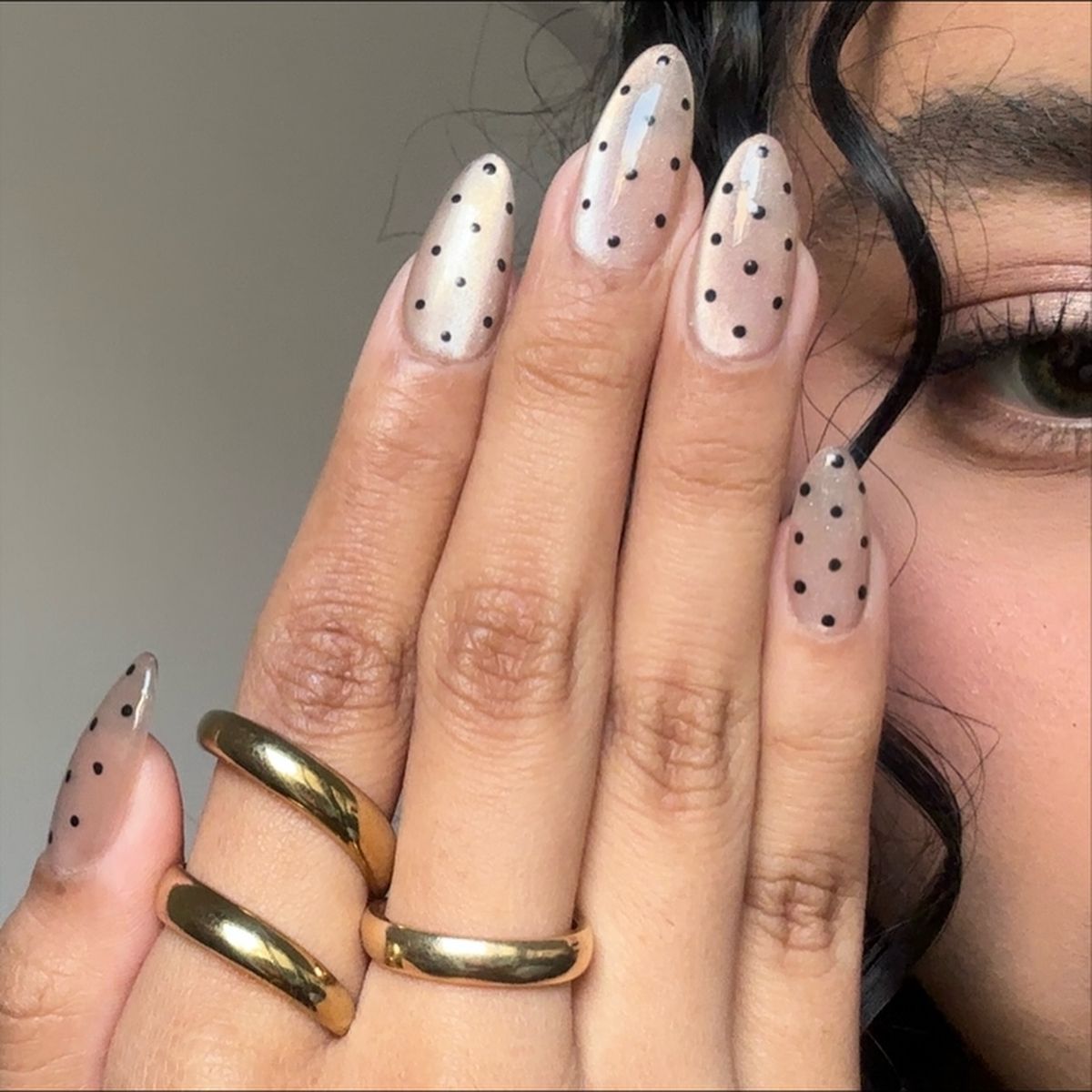 Amendoado ou Quadrado? Qual Escolher para Suas Mãos