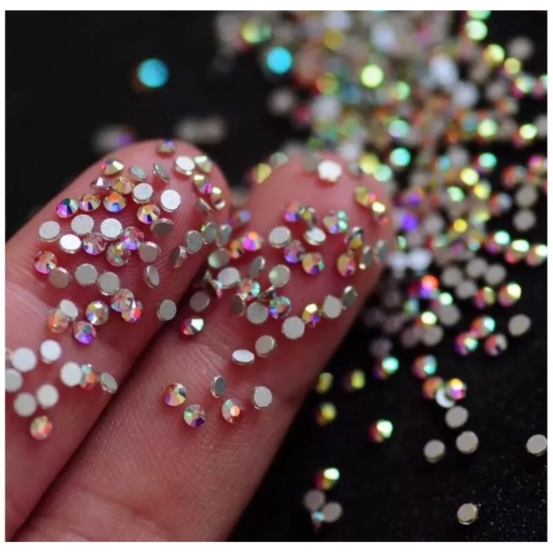 Tipos de Pedrarias para Unhas: Strass