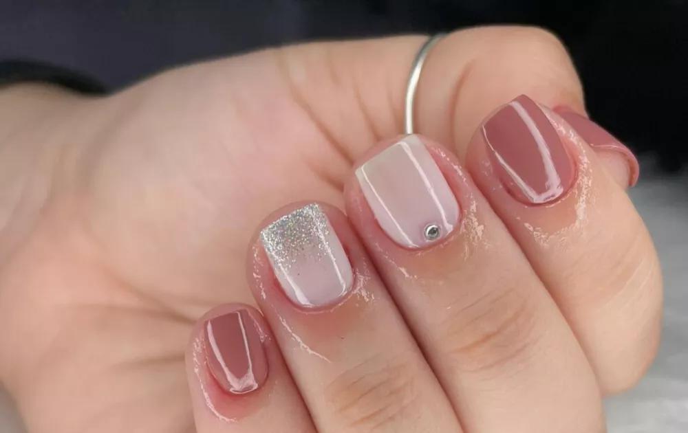 Micro-Francesinha: O Segredo para Unhas Curtas Elegantes e Alongadas