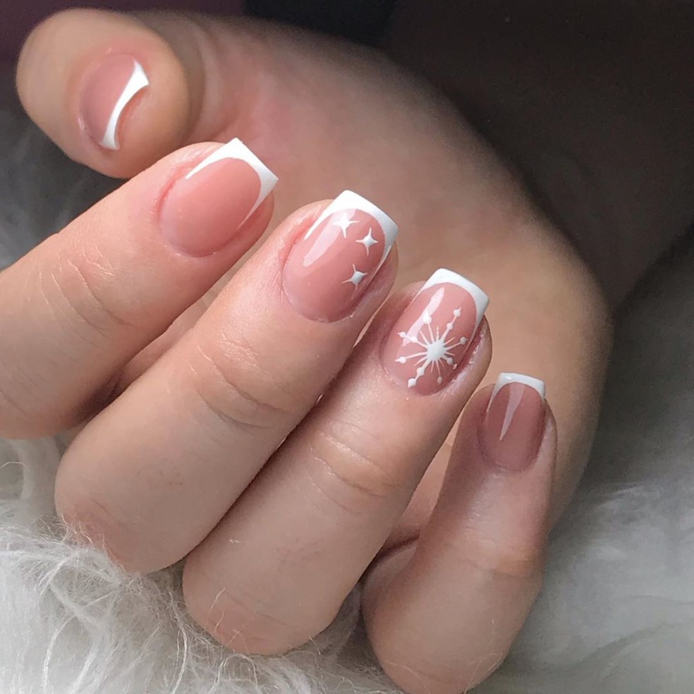 Naked Nails: A Tendência Natural e Sofisticada para Unhas Curtas em 2025