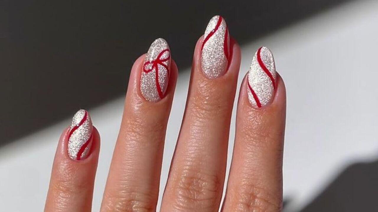unhas de natal com glitter